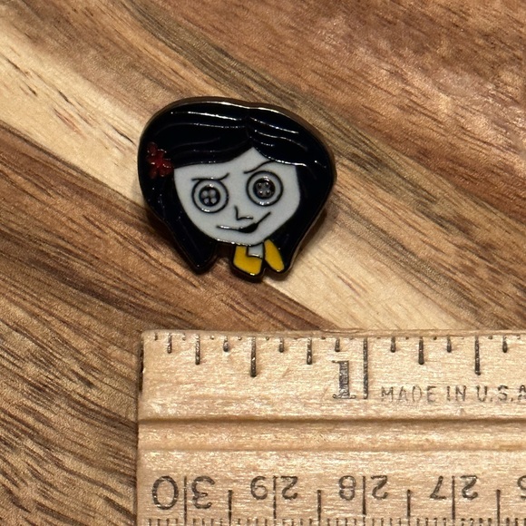 New Coraline Face Enamel Pin Accessory Horror - Picture 3 of 4